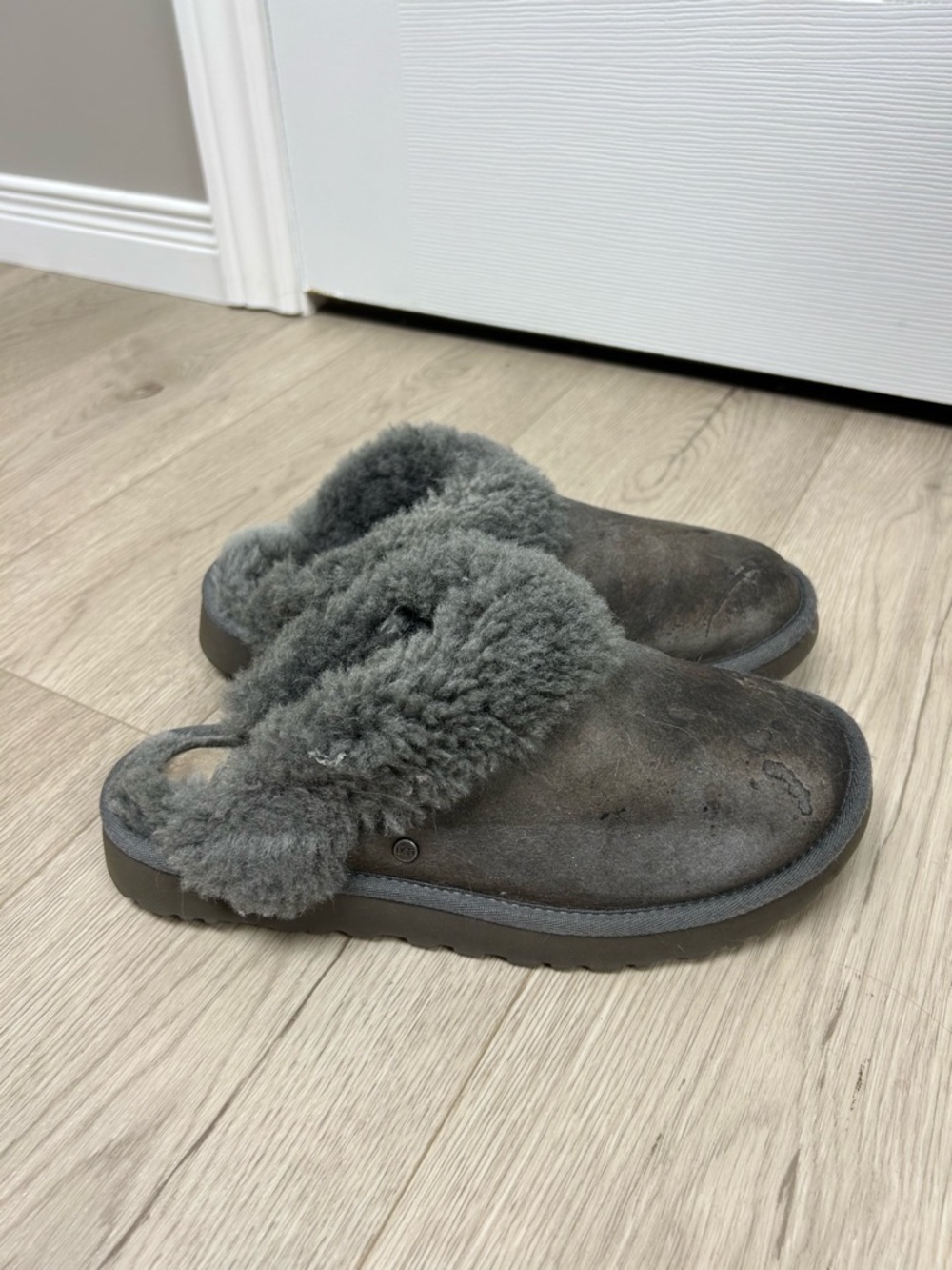 UGG Women’s Disquette‎ Charcoal Grey Platform Slippers